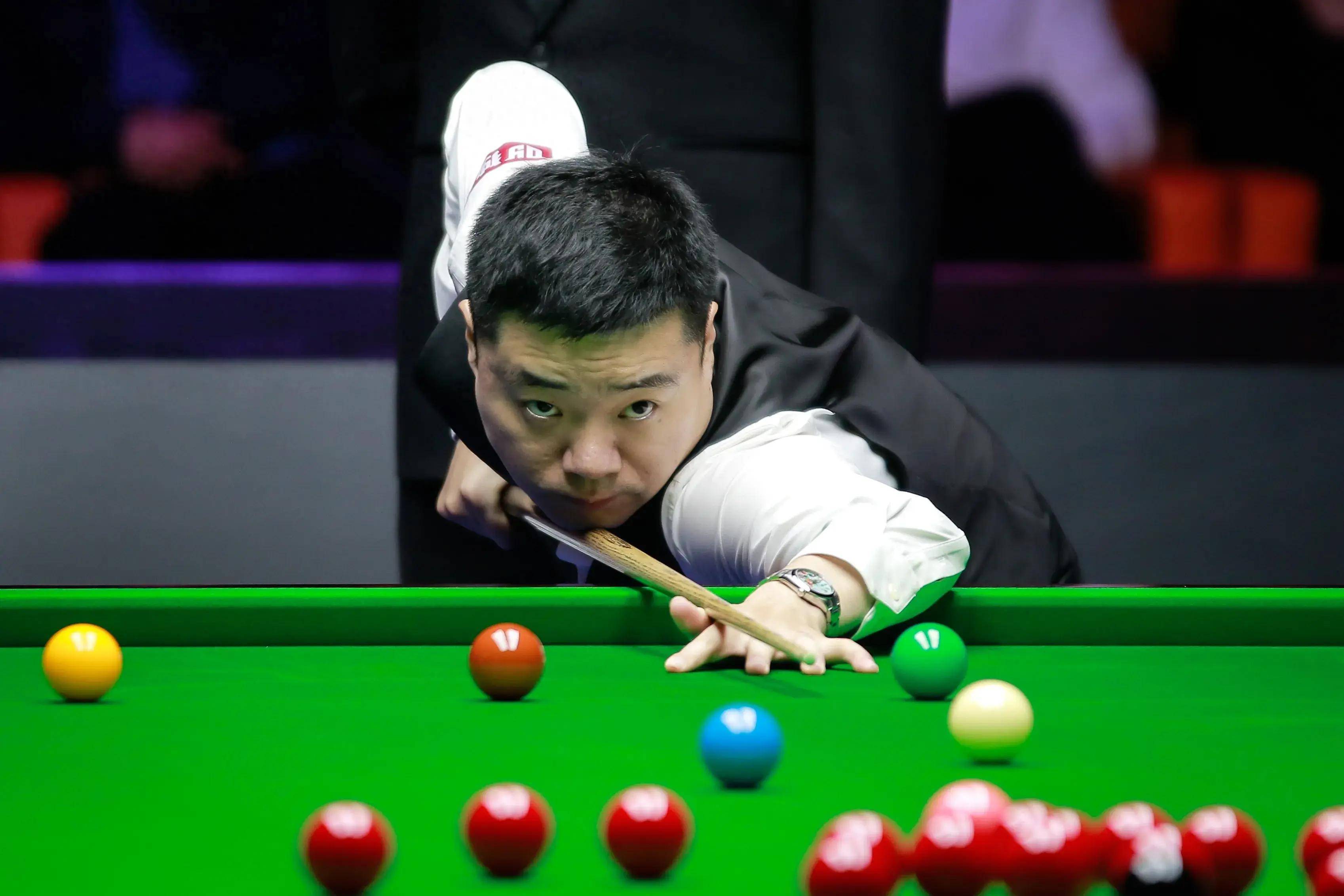 上脱颖而出 上脱颖而出