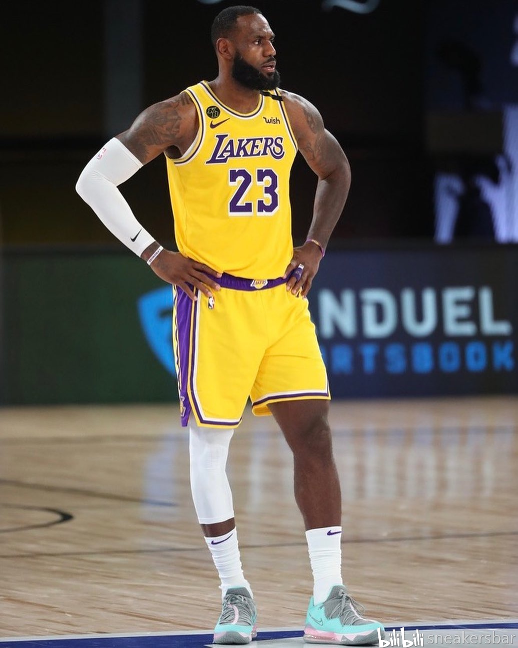 哈登连续两 哈登连续两